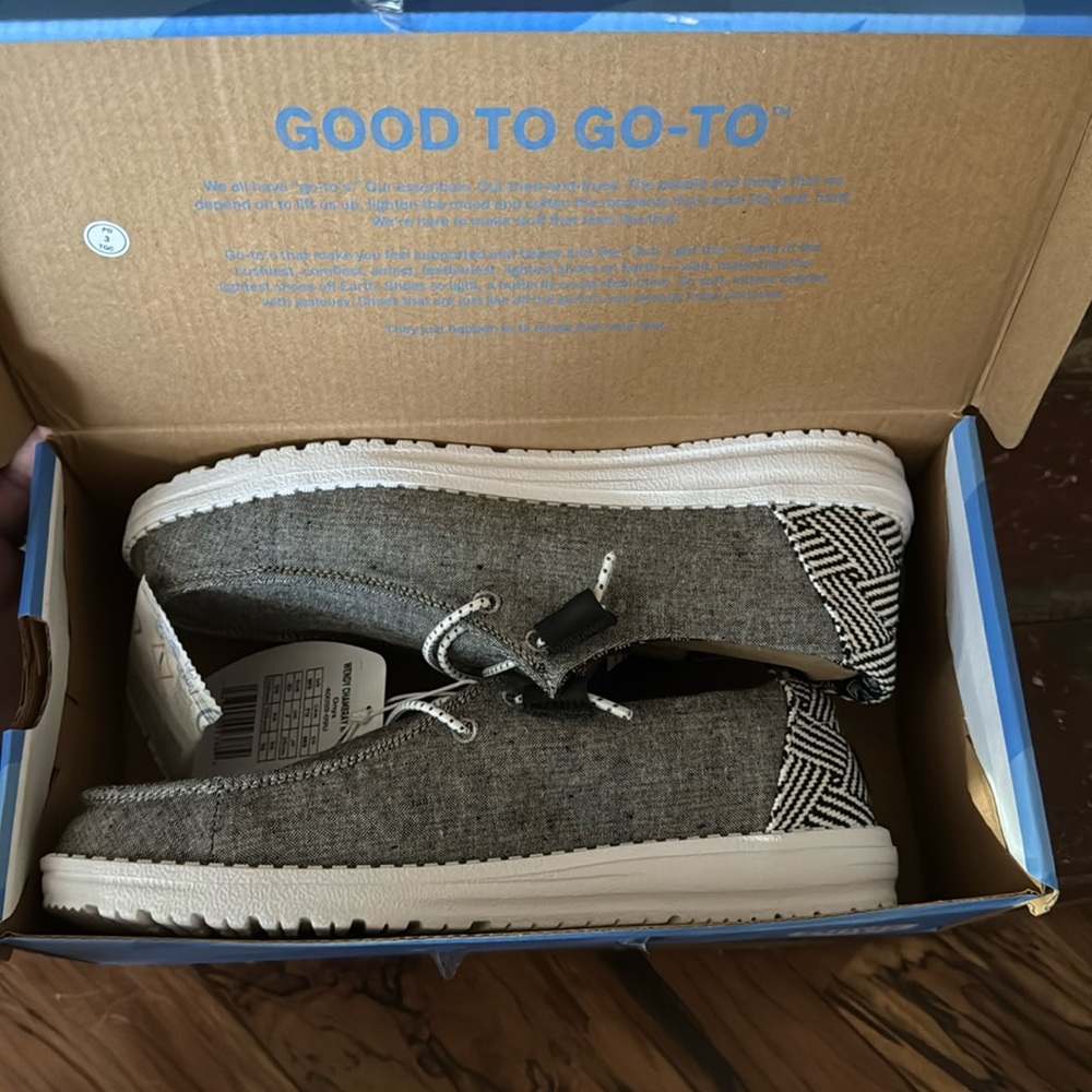 HEY DUDE Sneakers